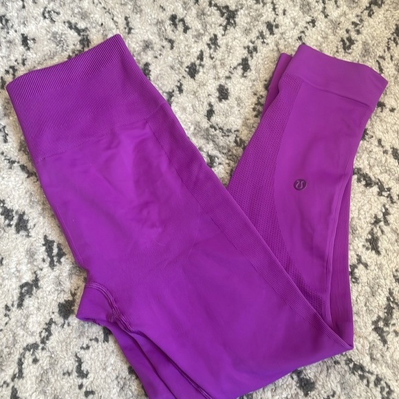 LULULEMON Zone In Crop Compression Leggings Tender Violet Size 4 - Picture 2 of 12